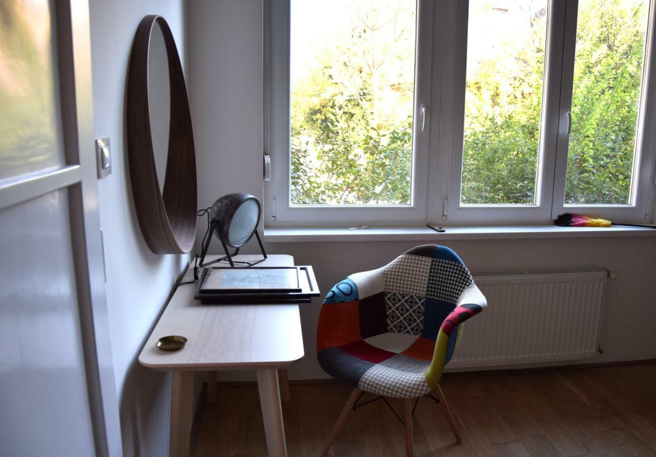 Bleak House - Bauhaus Home In Greener Budapest Extérieur photo