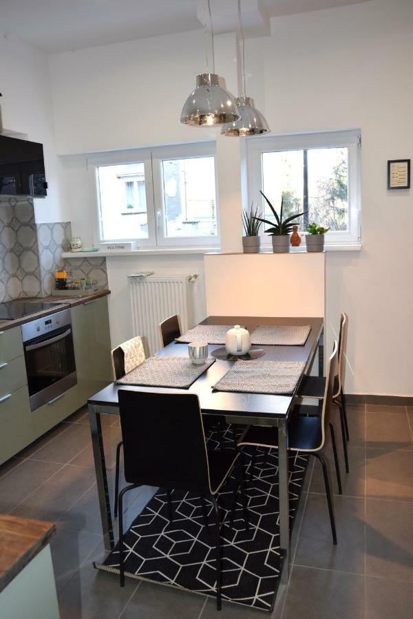 Bleak House - Bauhaus Home In Greener Budapest Extérieur photo